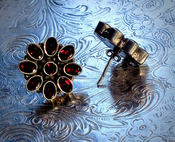 Vintage Fiery Garnet Gemstone Cluster Post Earrin… - image 4