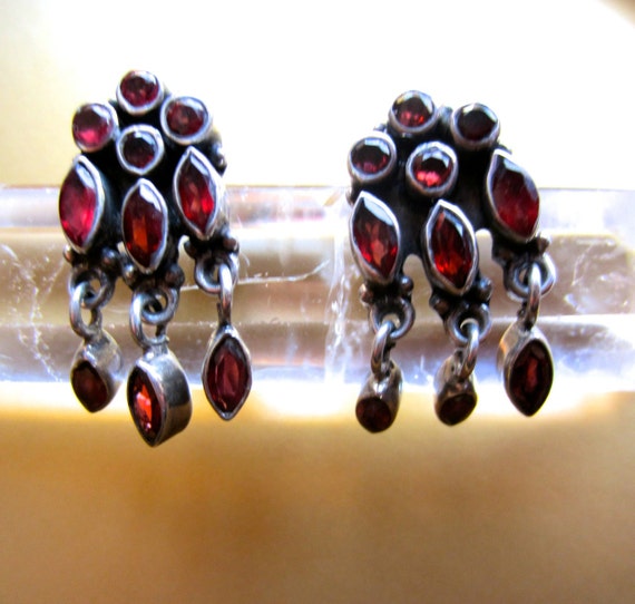 Vintage Faceted Garnet Cluster Earrings - image 3