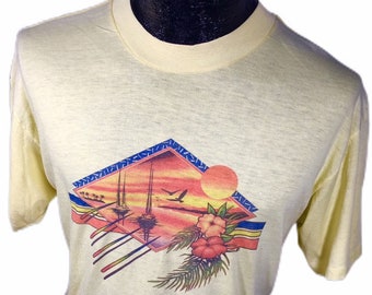 Vintage 80’s Spectra Men Yellow Hawaiian Beach Tropical Sunset SURFER 1988 Surf T-Shirt XL