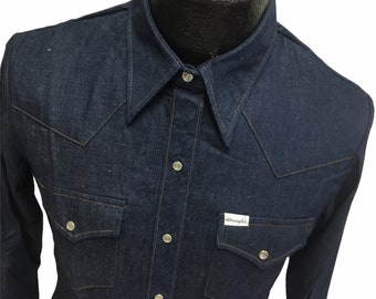 Vintage 70 80&#39;s NOS New Wrangler Women&#39;s Indigo Blue Jean Cowboy Western PEARL SNAP Cowgirl Denim Shirt 38
