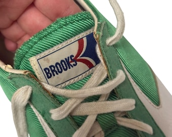 Vintage 80's Brooks Men's Bright GREEN SUEDE Running Sneakers