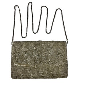 Bolso de hombro con correa de cadena y cuentas plateadas La Regale vintage de los años 50, bolso de cóctel de noche, estilo flapper
