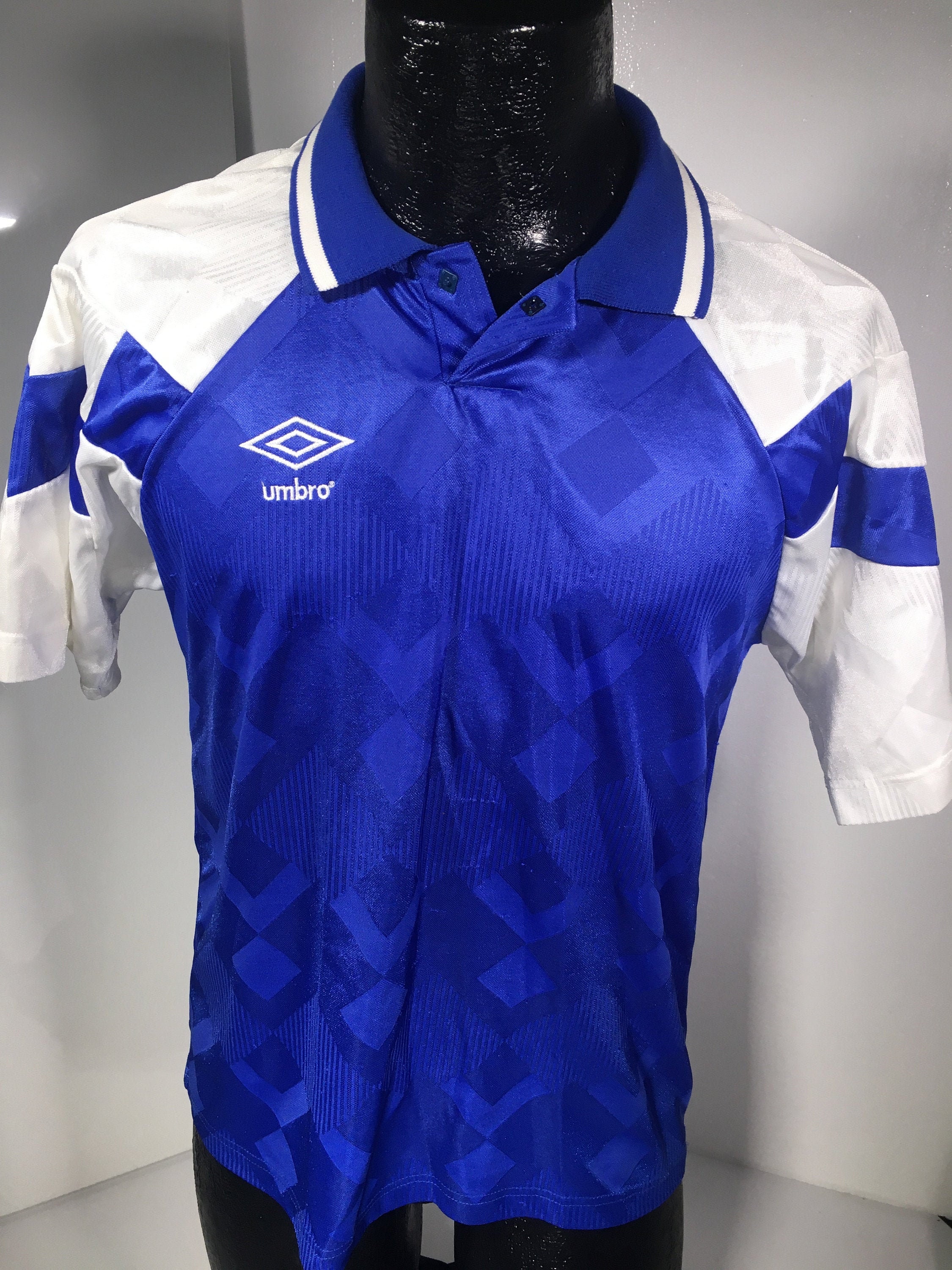 BestVintageClothes Vintage 80 90's Umbro Men Shiny Blue Argyle Satin Soccer Jersey Gonzalo Futbol Shirt USA M BestVintageClothes Vintage 80 90's Umbro Men Shiny Blue Argyle Satin Soccer Jersey Gonzalo Futbol Shirt USA M