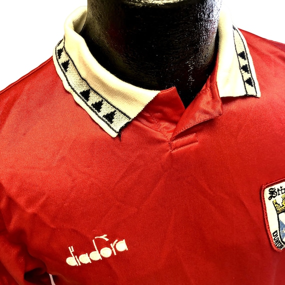 Vintage 80 90's Diadora Men SHINY Red SOCCER Jersey #16 STIRLING