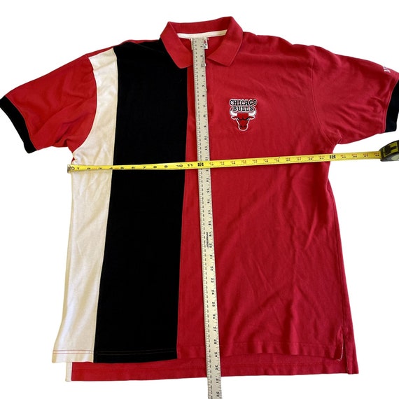 Vintage 90's Nutmeg Mills Men's Red Black CHICAGO BULLS Color