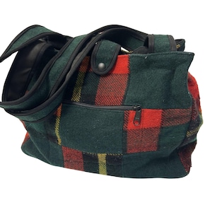 Bolso de mano vintage Johnson Woolen Mills de los años 80 con tartán verde y rojo a cuadros, bolso de hombro de tweed de lana