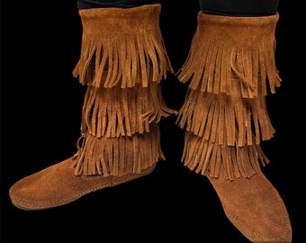 Minnetonka Moccasin 1632 Brown Suede 3 Layer FRINGE TASSEL Calf High FESTIVAL Boots Hard Sole 7