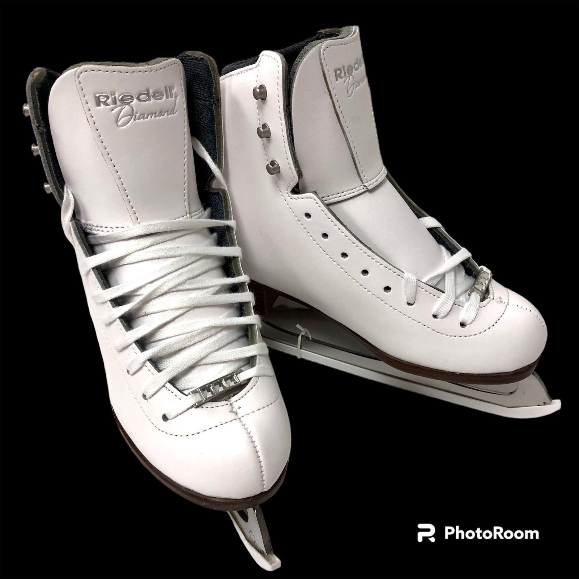 New NWOB Riedell Diamond 33 Girls Lady White Ice Figure Skates 3.5