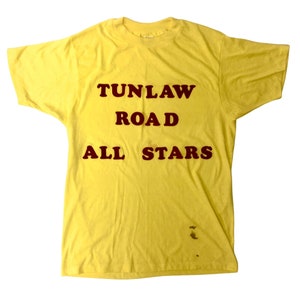 Vtg 80's Hanes Men Amarelo Vermelho VELUDO Tunlaw Road All STARS Ultra Soft 50/50 Camiseta L