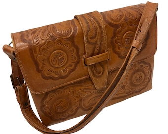 Vintage 70-tals brun handväska med snidad blommig läder, hippie, cowboy, western, boho, väska