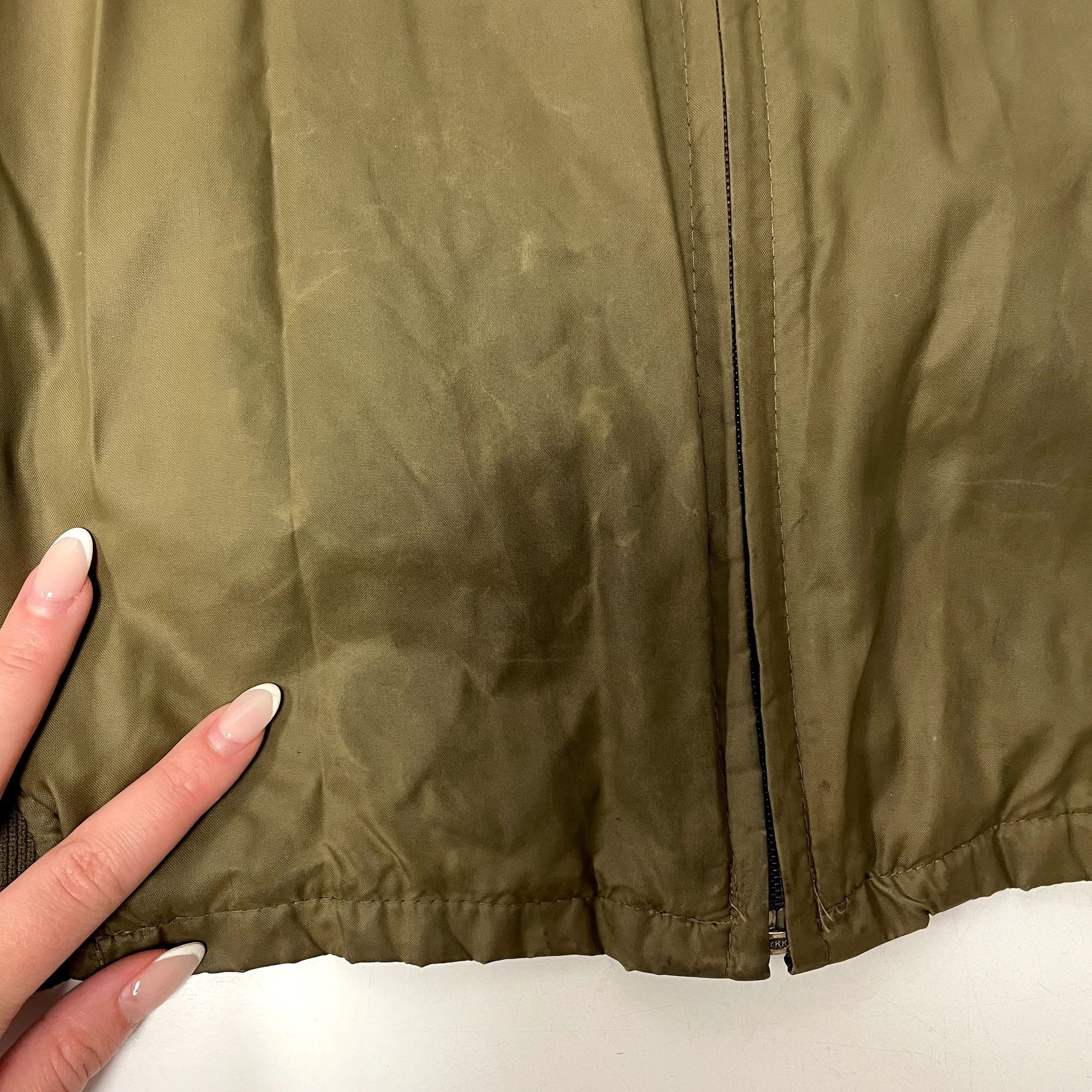 Vintage 80's Duckster Pro Olive Khaki Nylon Windbreaker East Vintage 80's Duckster Pro Olive Khaki Nylon Windbreaker East