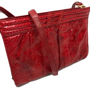 Bolso de mano vintage de piel de serpiente roja auténtica de los años 80, bolso de noche tipo sobre
