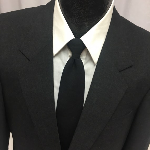 Men's Charcoal Gray 3-Piece Suit with Black Velvet Lapel – Formal Business and Wedding Attire - Gray Tuxedo