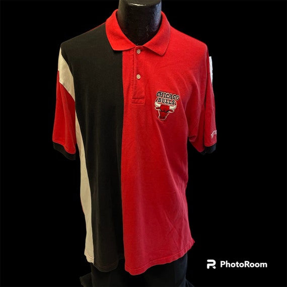 Vintage 90's Nutmeg Mills Men's Red Black CHICAGO BULLS Color