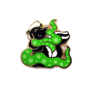 Skunk Hard Enamel Pin – 1.4" – Black Nickel