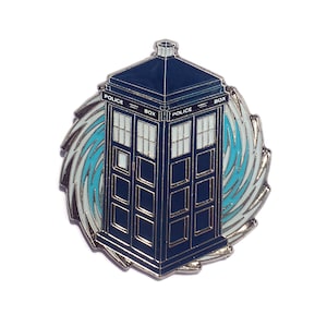 Spilla smaltata Doctor Who TARDIS (si illumina al buio!)