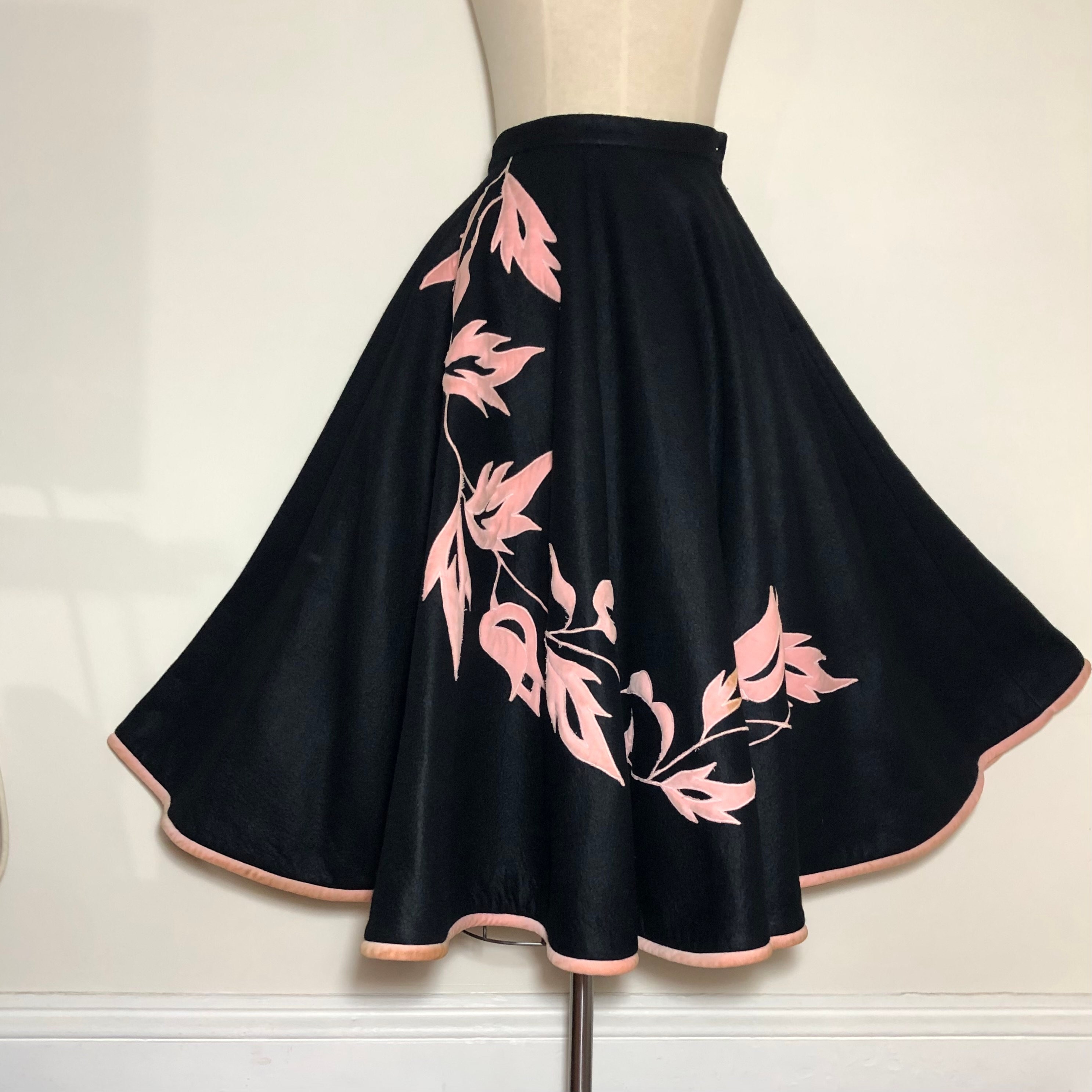 Vintage Felt Circle Skirt - Etsy Vintage Felt Circle Skirt - Etsy