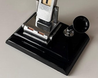 Calendrier perpétuel vintage avec porte-stylo Date, mois, jour Robot