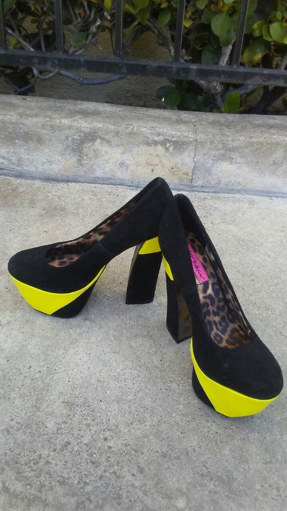 Betsey Johnson Shoes, High Heel Pumps,  Size 7.5 … - image 2