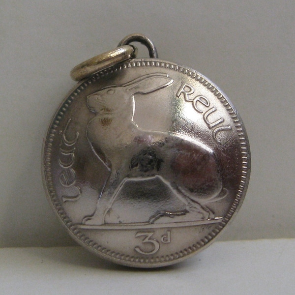 Vintage Irischer Hase Drei Pence Gewölbte Münze Anhänger / Andenken / Charm / Kettenanhänger