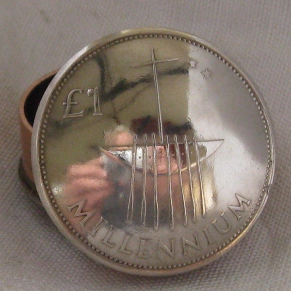 Irish Vintage 2000 Millennium One Punt Coin Snuff Box / Stash Box / Pill Box / Keepsake / Birth Year Pot Handcrafted In Trench Art Style