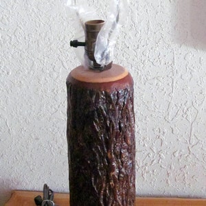 HICKORY LOG LAMP image 3