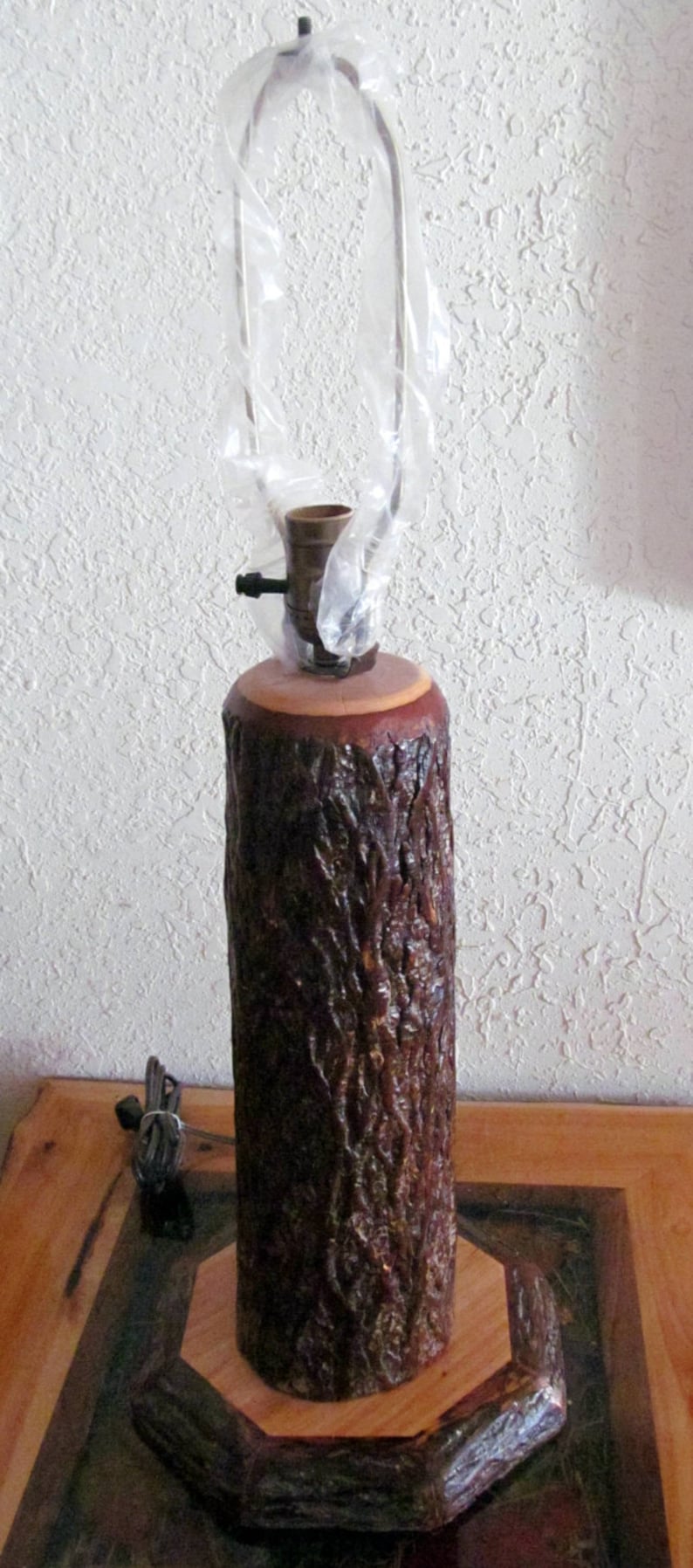 HICKORY LOG LAMP image 3