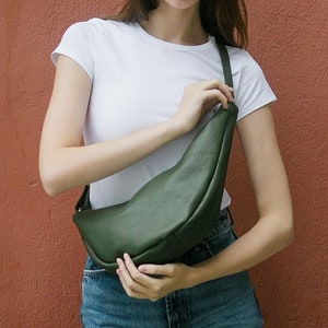 leather fanny pack in green ,leather sling bag for women, shoulder leather banana bag, small crossbody bag, minimal bag, Wedding Gift