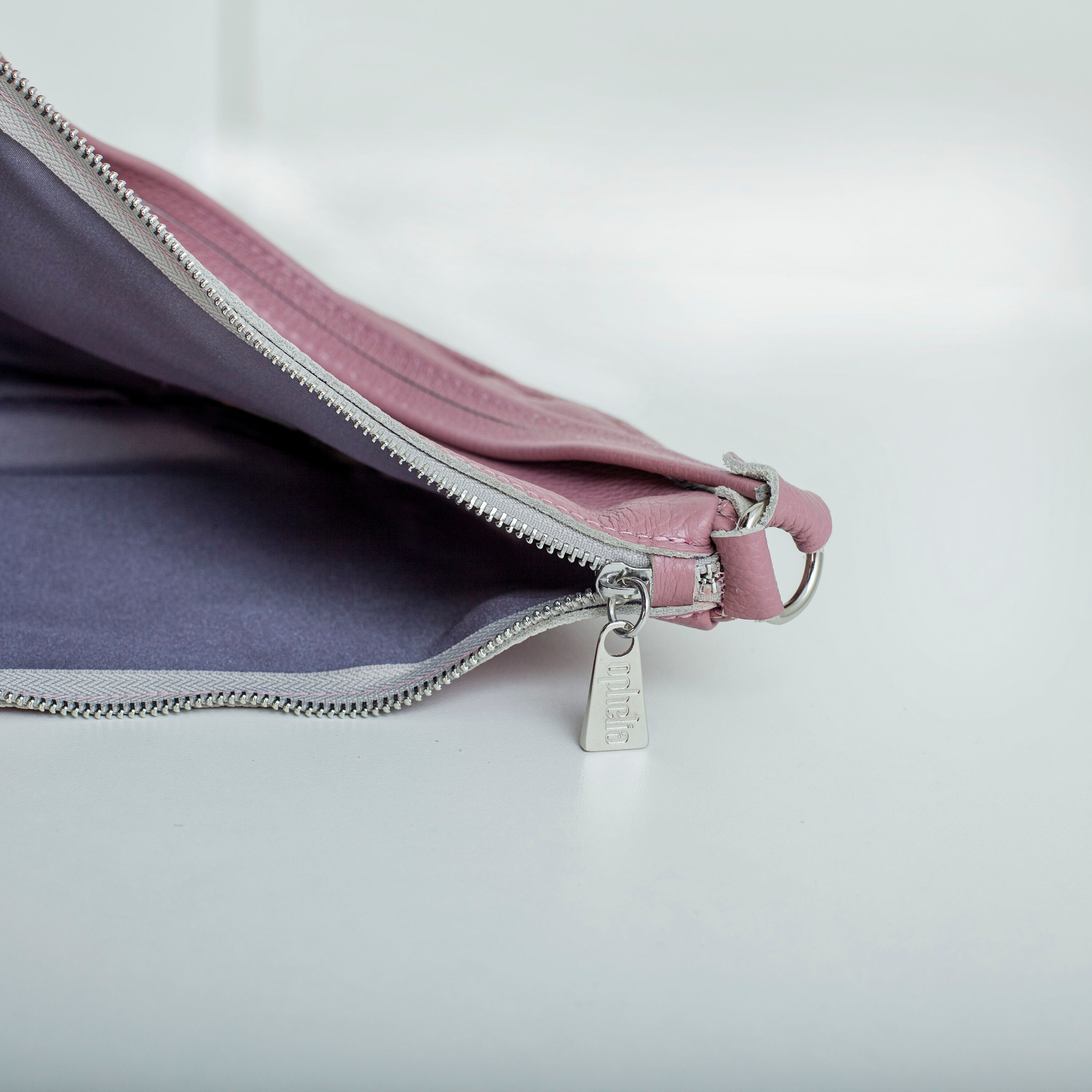 Peny Bag in Malva Leather, Crossbody Leather Banana Bag