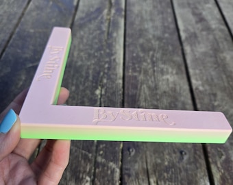 Custom Coverminder for slanted tables with 3 magnets