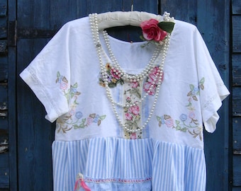 COTTON EMBROIDERED BABYDOLL X Tunic Top White Blue Striped Reworked Vintage Tablecloth Crochet Lace Appliques Ruffle Frill Size M