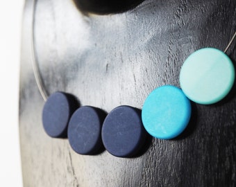 necklace blue with Polaris bead color blocking