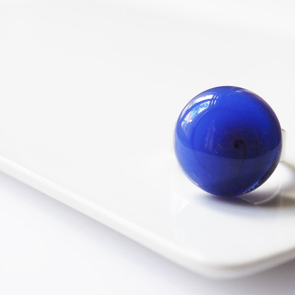 Glasring Glasperlenring Muranoring Ring blau königsblau royalblau Blautöne verstellbar handmade