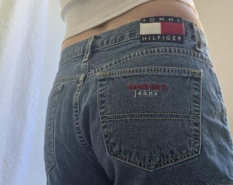 ヴィンテージ トミーヒルフィガー ローライズ デニムショーツ サイズ9 綿100% Y2K 90年代ジーンズ ロゴパッチ付き ウエスト30インチ