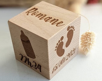 Cube personnalisé en bois Naissance. Idée cadeau naissance ! dé géant en bois naissance personnalisable