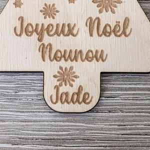 Boule de noël personnalisée en bois, Décoration sapin en bois personnalisée, Décoration Sapin bois Joyeux Noël Nounou, Cadeau noël nounou image 4