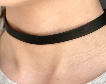 Choker cuir, ras de cou cuir souple réglable, collier femme simple, idée cadeau pour elle à moins de 30 euros