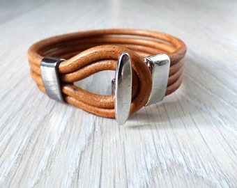 Bracelet cuir multi brins, bijoux cuir marron, idée cadeau noces de cuir, cadeau pour mec cool, bijoux tendance