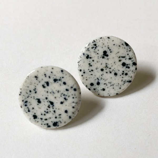 Splatter ceramic studs