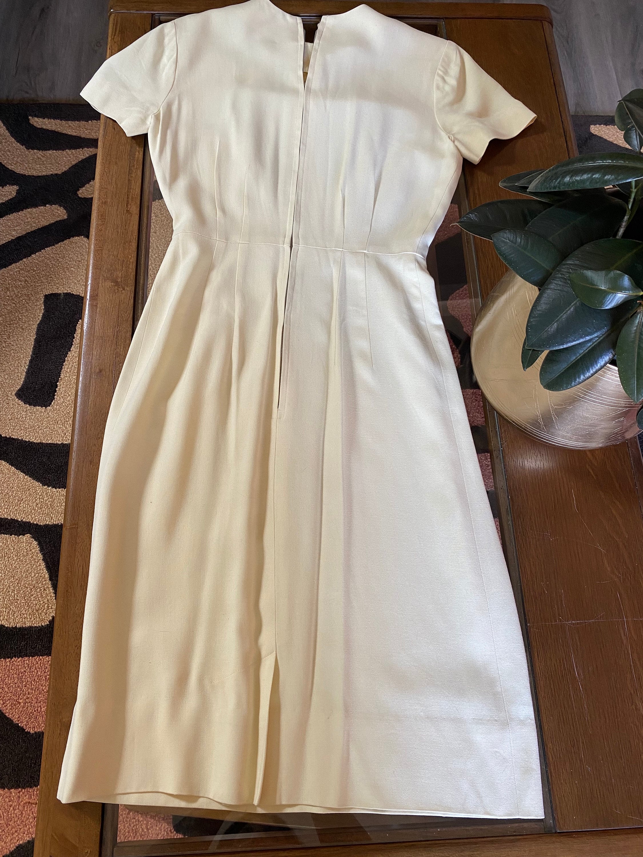 Vintage 1950's Ivory Wiggle Dress - Etsy