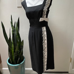 Vintage 1950’s Lilli Diamond Silk Wiggle Dress