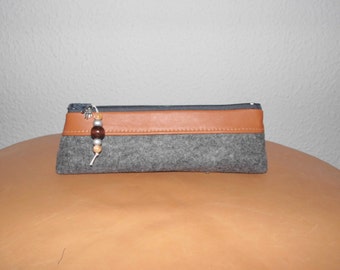 SIMPLE WOOL pencil case or cosmetic bag, made of cotton, leather and wxed cotton