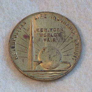 Original 1939 New York World&#39;s Fair Metropolitan Life Insurance Exhibit Souvenir Flip Coin Token