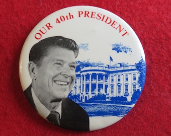 Vintage 1980's President Ronald Reagan Presidential Campaign Pin Back Button