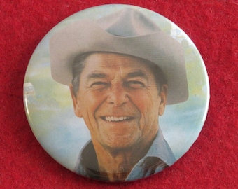 1980's President Ronald Reagan Presidential Campaign Original Pin Back Button