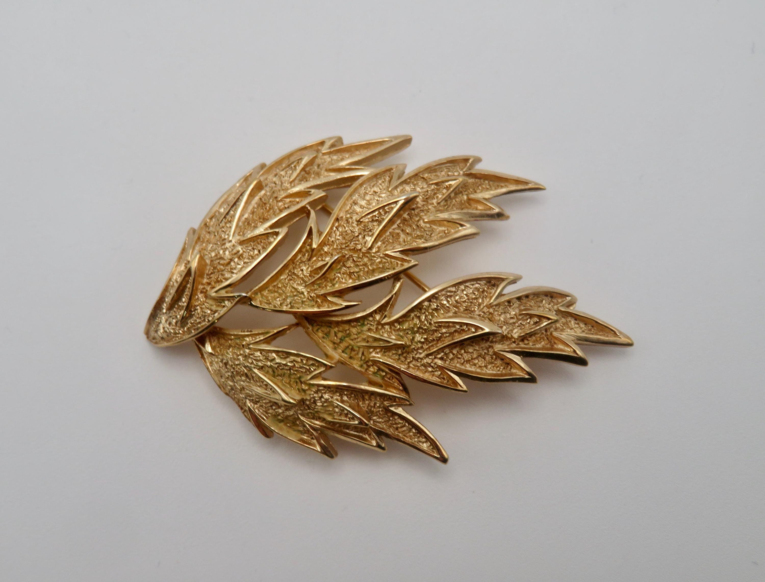 Original Trifari Pin - Etsy