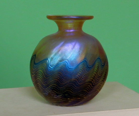 Robert Held Pulled Feather Iridescent Art Glass Vase, Hand Blown