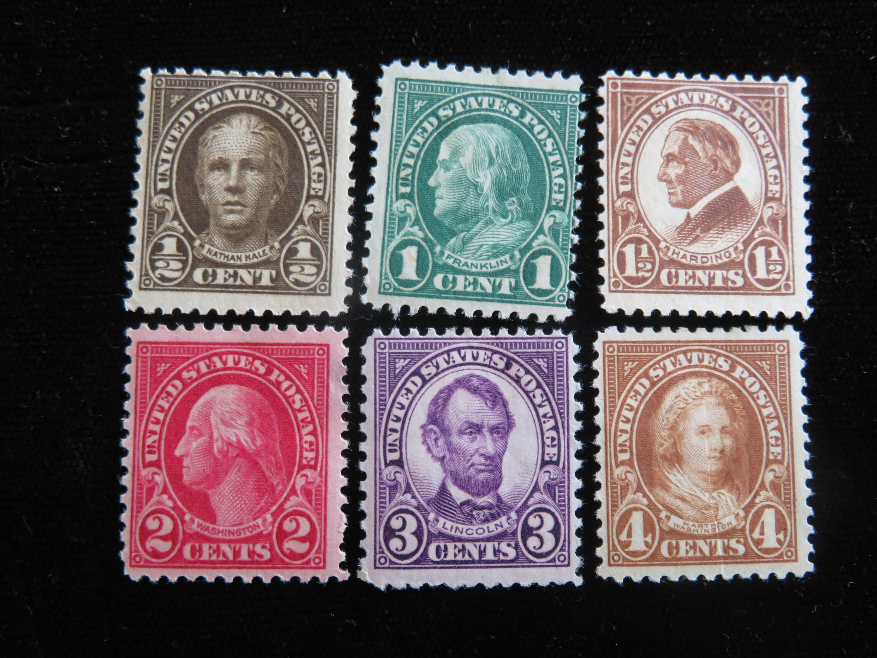 Americana Postage Stamp Set: US Scott #551-573, 1920s Mint Hinged
