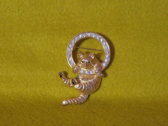 Swarovski 2024 cat brooch