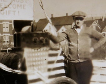 1920s Patriotic Car Parade Photo: Cremieux Hardware, Chicago